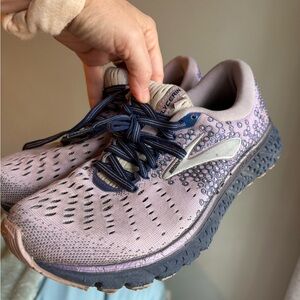 Brooks Glycerin 17 size 8